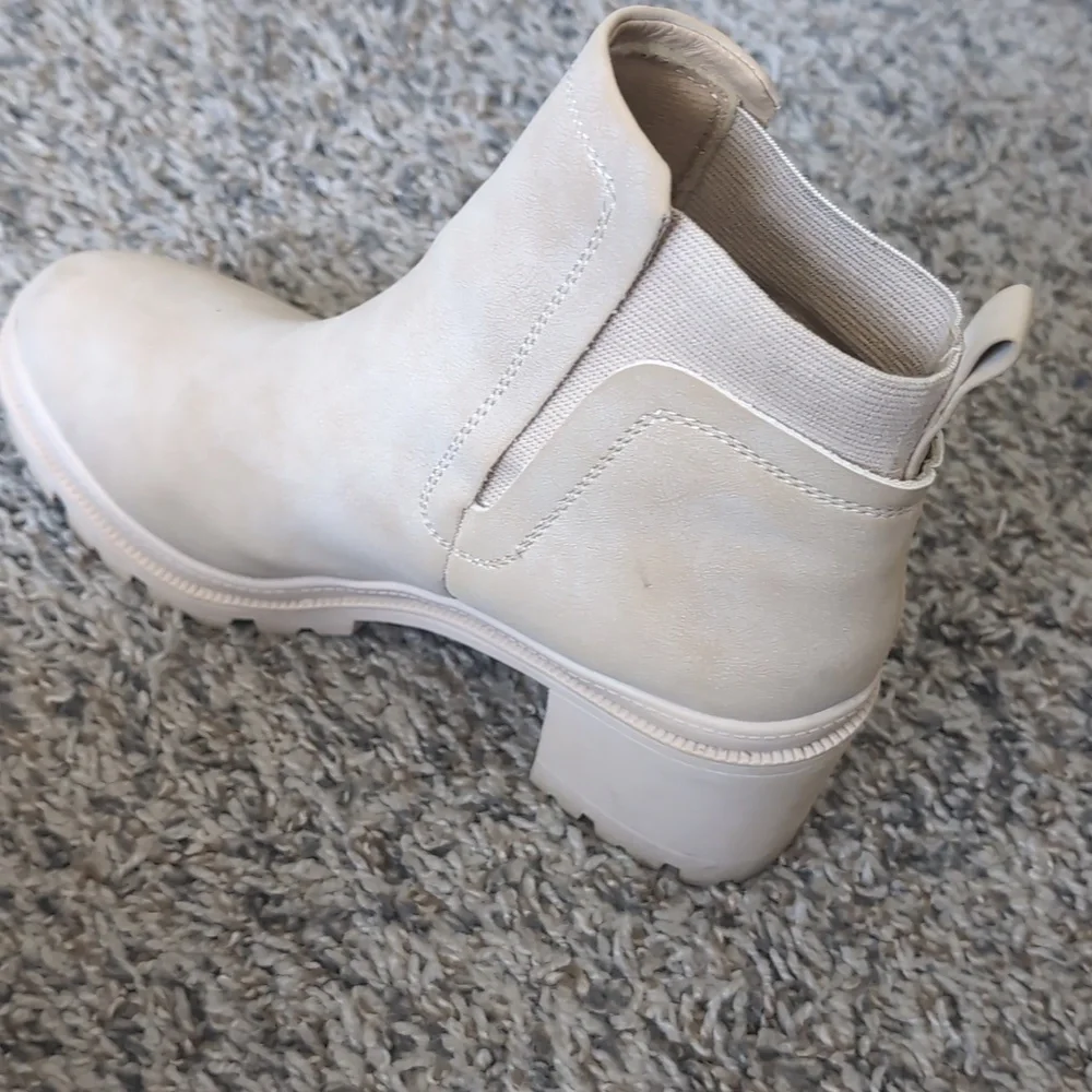 Jellypop Shelley Booties - Picture 5 of 9